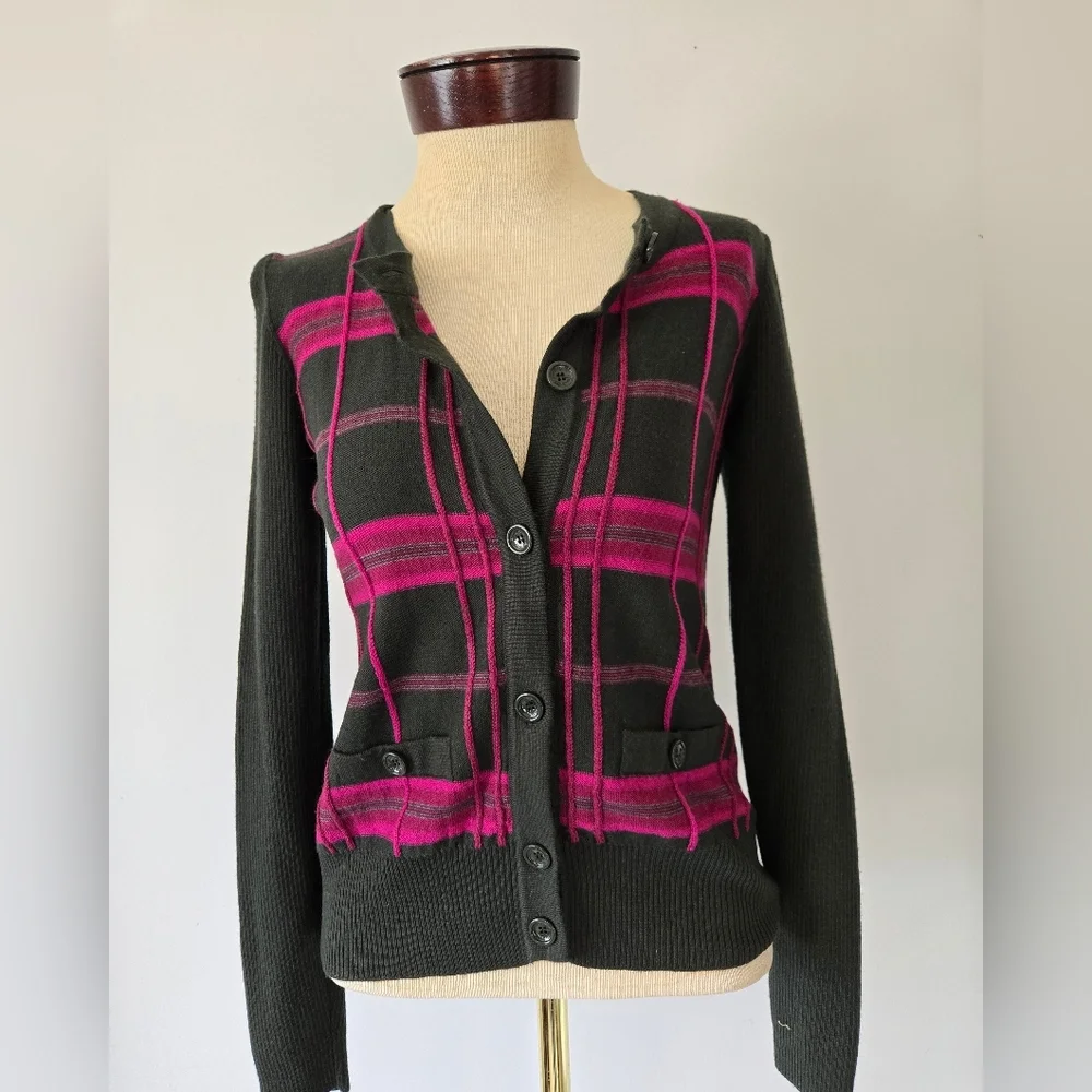 LUISA SPAGNOLI pink/ brownish black plaid 100% virgin wool sweater. Size small - Picture 1 of 10